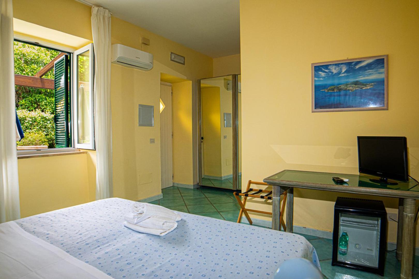 Hotel Oasi Castiglione Casamicciola Terme Room photo